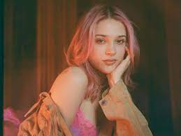 Visualize your performance and start building healthy habits. Franco Algerian Singer Lolo Zouai Snags Her First Grammy Vogue Arabia