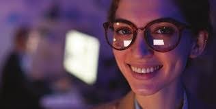 Julie Asher's Instagram, Twitter & Facebook