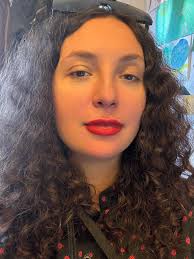 Travelling alone and would connect to the nice people or join a group to  chill with 🤘🏻let's have a beer together 😎Or two 😎