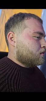 Hello I am a passionate 17 year old barber with 8 months of experience  looking for a full time position in essex I recently completed a level 2  barbering course at hairforce