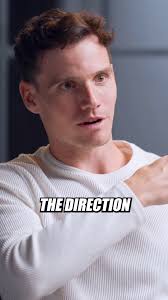 The secret body language trick used by highly successful people 👀