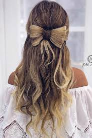 30 Super Cute Christmas Hairstyles For Long Hair Beautiful Hairstyles For Christmas Celebration Picture 3 See More Kiz Sac Modelleri Uzun Sac Muhtesem Sac