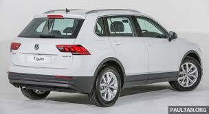 Although the hyundai santa fe is the 2021 volkswagen tiguan starts its pricing at $25,245, plus a $1,195 destination charge. New Volkswagen Tiguan Launched In Malaysia 1 4 Tsi Comfortline And Highline Ckd From Rm148 990 Paultan Org