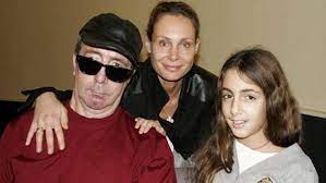Jul 26, 2020 · francesco nuti tra i protagonisti di techetechetè su rai1. Francesco Nuti Chi E Eta Malattia Figli Moglie Film Ornella Muti Incidente E Vita Privata Newsitaliane