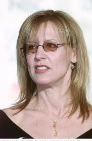 Beverly Lynne's Instagram, Twitter & Facebook