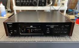 What's Better: An Older CD Player Or A New One? | LiQUiD AUDiO