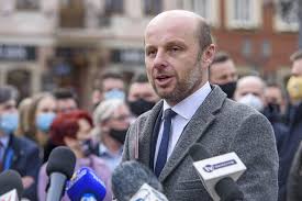 Ubiegający się o fotel prezydenta rzeszowa konrad fijołek oddał swój głos w wyborach na włodarza miasta w niedzielę rano, około godz. Konrad Fijolek Atakowany Przez Tvp I Prawice Opozycja Wierzy W Sukces