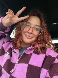 Sasha Dean's Instagram, Twitter & Facebook