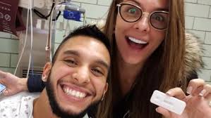 Aydian dowling, el primer hombre transgénero en aparece en portada de men's health, ahora da el salto a la edición de. Pareja Transgenero Anuncia Su Embarazo Cnn Video