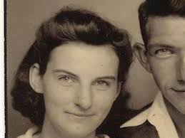 Couple who held hands at breakfast for 70 years die a mere 15 hours apart