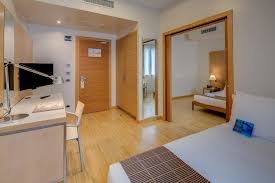 Ours room was kind of snug and small to prepare us for our cruise cabinet. Hotel In Venezia Mestre Bw Plus Hotel Bologna Venezia Mestre