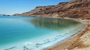 L'eau de la mer morte renferme pas moins de 26 minéraux bénéfiques et l'air contient une quantité minime de poussières et d'allergènes par rapport au restant de la planète. Pourquoi La Mer Morte Porte Elle Ce Nom Cnews