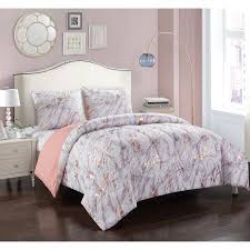 The most common gold bedroom decor material is stretched canvas. 25 Glamorously Pretty Rose Gold Bedroom Ideas On A Budget