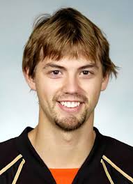 Player photos for the 2008-09 U. of Minnesota-Duluth at hockeydb.com