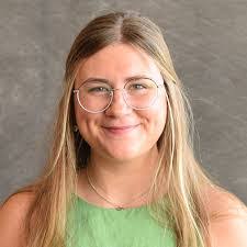 Stephanie Mertens's Instagram, Twitter & Facebook