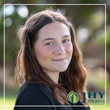 WELCOME TO OUR TEAM! Meet Holly Kearns, our new Administrative Assistant to  Team Jennings Hopkins. Holly is a very enthusiastic, attentive and  hardworking member of our team who understands the value of