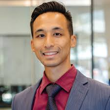 I have $400k cash... is it better to buy a house for $400k (1st house, I  would live in it, I am currently renting a small apartment with no garage),  or to