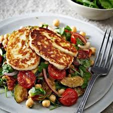 Gebratene Tomaten Kichererbsen Halloumi Salat Rezept The Type Of Diet In Which Vegetable Based Fo Halloumi Salad Recipes Halloumi Salad Haloumi Recipes