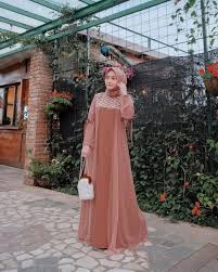 Model gamis batik couple kondangan. Inspirasi Gaun Pesta Dengan Hijab Nisa Cookie Bertema Pastel Kekinian Pakaian Pesta Model Baju Wanita Model Pakaian Wanita