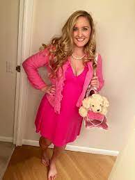 Legally Blonde Elle Woods Halloween Costume Movie Cute Halloween Costumes Blonde Halloween Costumes Halloween Outfits