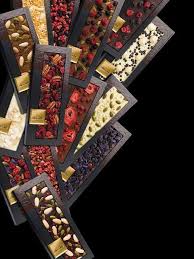 Pin By Beatriz Antunes On Cakes And Sweets Artisan Chocolate Homemade Chocolate Bars Chocolate Diy