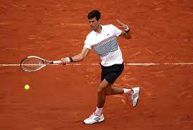 Titré à melbourne et paris, novak djokovic peut viser le grand chelem, et un golden slam avec après les raquettes, place aux micros : Novak Moves Into French Open Second Round Novak Djokovic
