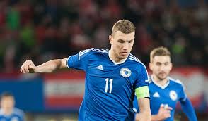 Edin dzeko, as roma takımınında hücum pozisyonunda görev yapmaktadır. Edin Dzeko Can Make Everton Serious Contenders For A Top Six Finish