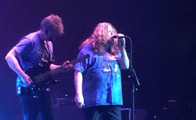 Robby steinhardt, a violinist and vocalist with the progressive rock band kansas, has died of complications from pancreatitis. Zx2awmut2bkzm