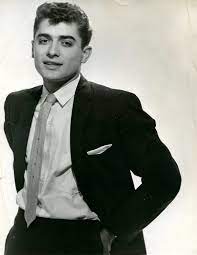 Il a interprété gangnam style, je pense qu'il est le seul qui peut encore me faire écouter cette chanson sans que je fasse «ahhh non. Michel Louvain Le Journal De Montreal