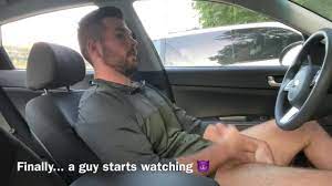 Der lässige Typ wird beim Wichsen im Auto erwischt - Videos - xvix.eu
