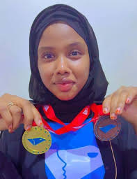 Mai martaba sarkin kano Alh Aminu Ado Bayero (CFR) a kasar ENGLAND. Allah  yadawo mana dashi gida lafiya Amin. Ran sarki ya dade