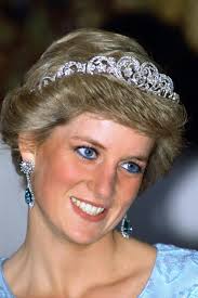 25+ Photos of Princess Diana in Tiaras