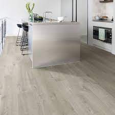 And a comfortable one too, thanks to the combination of laminate with underfloor heating. Quick Step Impressive Soft Oak Grey Planks Im3558 Laminate F