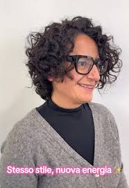 Cambio look coraggioso 💫Stesso stile, nuova energia ✨ . #curly  #capelliricci #hairtransformation #cambiolook #curlyhairstyles
