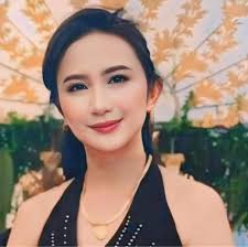 You're at a restaurant with a bill of $90. How much would you tip? 🤔💸 Be  honest, as I'm trying to make a point.