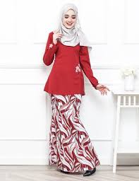 Baju teluk belangga ini paai saku besar untuk meletakkan sirih dan gobik, biasanya dipakai untuk sholat berjamaah di masjid. Ide Penting 24 Baju Kurung Hitam Merah