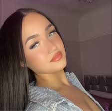 Jade Travers in people