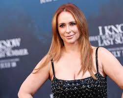 Jennifer Love Hewitts 3 Kids All Share a Family Middle Name—Meet Autumn,  Atticus, and Aidan