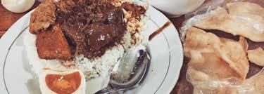 No es fácil conseguir buenas nasi rawon en mi ciudad natal de yakarta, pero encontrará varios gran restaurante de venta en las ciudades de java nasi rawon este con sus especialidades, incluyendo malang cada. Rawon Pak Pangat 28 Tips Dari 716 Pengunjung