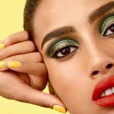 It can even out and brighten your skin tone, helping products like concealer and blush go on smoothly. Hottest Makeup Trends Of The 1980s Blush