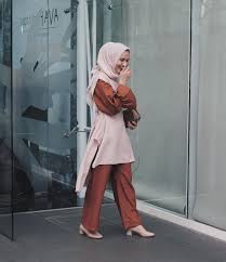 Setelan baju wanita hijab model cantik terbaru 2020 original brand. 10 Perpaduan Celana Kulot Buat Cewek Berhijab Yuk Dicontek