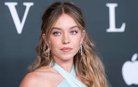 3 No-Equipment Moves Kayla Itsines Uses to Get Total-Body Toned