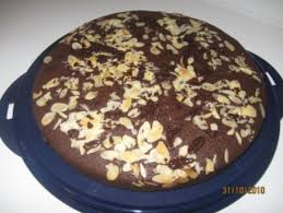 Wer für seinen eisbecher oder einen kuchen noch kirschen einlegen will, kann dies mit diesem rezept ganz leicht tun. Kuchen Einmachen Im Einmachglas Weckglas Schokoladenkuchen Rezept Kochbar De