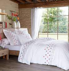 Bonjour monsieur wilfried moreau, vous m'informez avoir été déçu par la collection de lit que vous avez commandée en février. Linge De Lit Partie De Campagne Par Francoise Saget Linge De Lit Parure De Lit Literie Chic