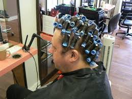 Homme Avec Bigoudis A Permanente Lockenwickler Friseursalon Locken Machen