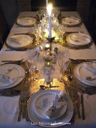 Ma Table De Noel Chic Et Romantique En Blanc Et Or Et Notre Menu De Reveillon Les Delices De Mimm En 2020 Menu De Reveillon Table De Noel Nappe Blanche