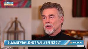 Olivia Newton-John's final record released in collaboration with Dolly  Parton in duet of Jolene