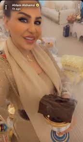 She is the daughter of علي هزيم ( . Ø´Ø§Ù‡Ø¯ Ø§Ù„Ù…Ø·Ø±Ø¨Ø© Ø£Ø­Ù„Ø§Ù… ØªÙ„ÙØª Ø§Ù„Ø£Ù†Ø¸Ø§Ø± Ø¨Ù€ ÙƒØ³Ø±Ø© Ø¹ÙˆØ¯ Ø¶Ø®Ù…Ø© ØµØ­ÙŠÙØ© Ø§Ù„Ù…Ø±ØµØ¯