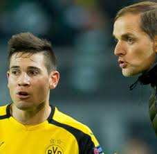 The best gifs of raphael guerreiro on the gifer website. Bvb Thomas Tuchel Bandelt Mit Seinem Lieblingsspieler Guerreiro An Welt