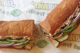 Wir sind bekennende subway® liebhaber und lieben das tuna sub. Subway On Twitter Tuna Round And Show Us That Sub Lunch Http T Co Tfnnkphpty